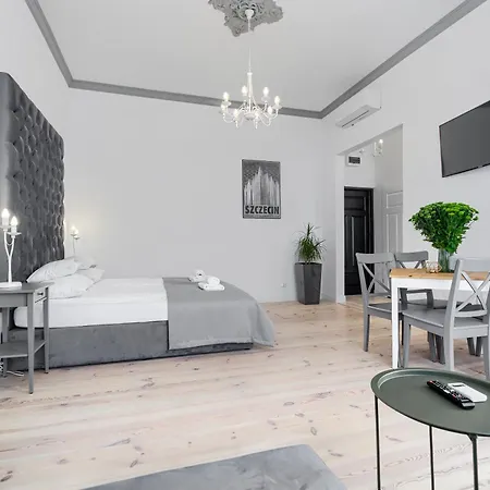 1899 By Platinum Apartament