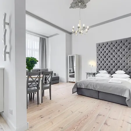 1899 By Platinum Apartament