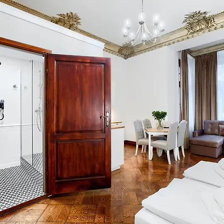 1899 By Platinum Apartament