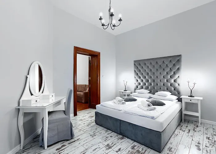 1899 By Platinum Apartamento