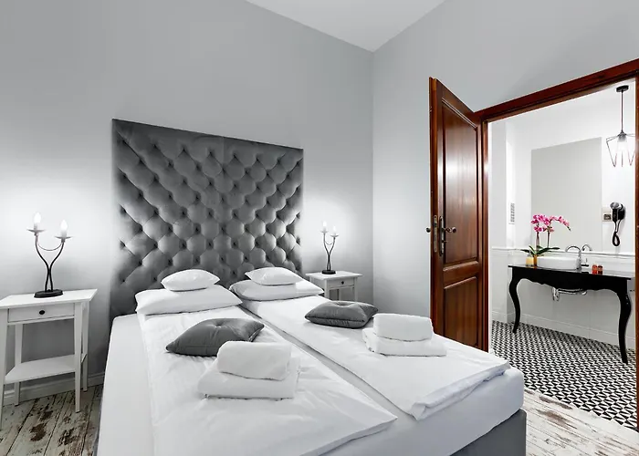 1899 By Platinum Apartamento